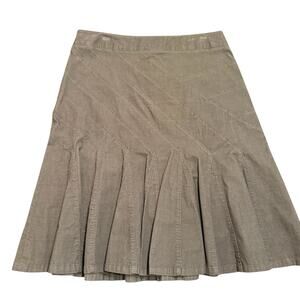 Harold’s Women’s brown corduroy skirt with flare style, Size 10